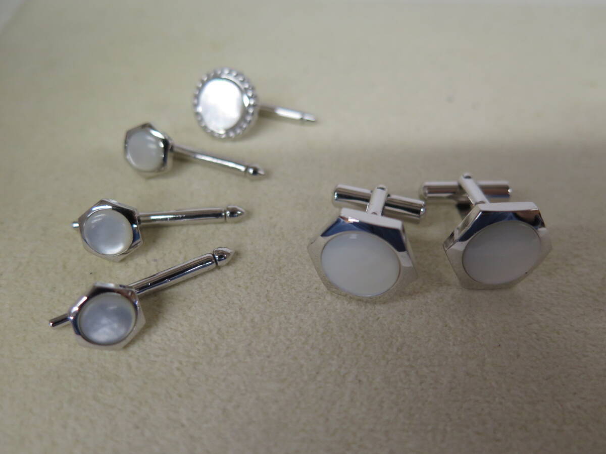 美品　カフリンクス　スタッドボタン　白蝶貝　フォーマル用