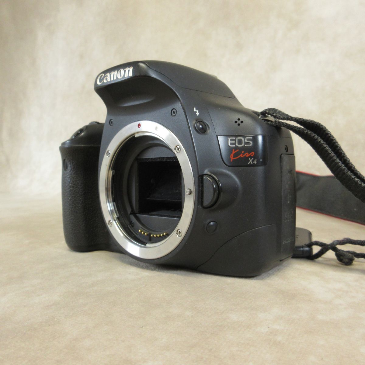 【大人気】 Canon キャノン EOS Kiss X4 ボディ デジタル一眼レフカメラ #7-1