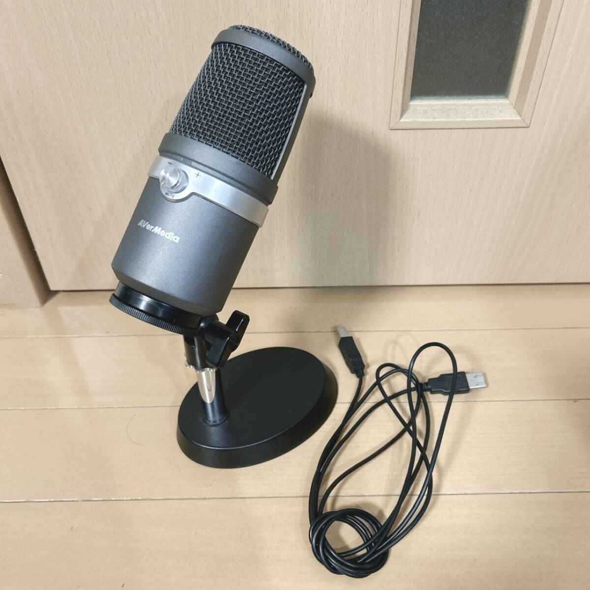 ☆☆1円スタート☆☆送料無料☆☆AVerMedia AM310 USBコンデンサーマイク 配信 録音 動作品 スタンド付 アバーメディア