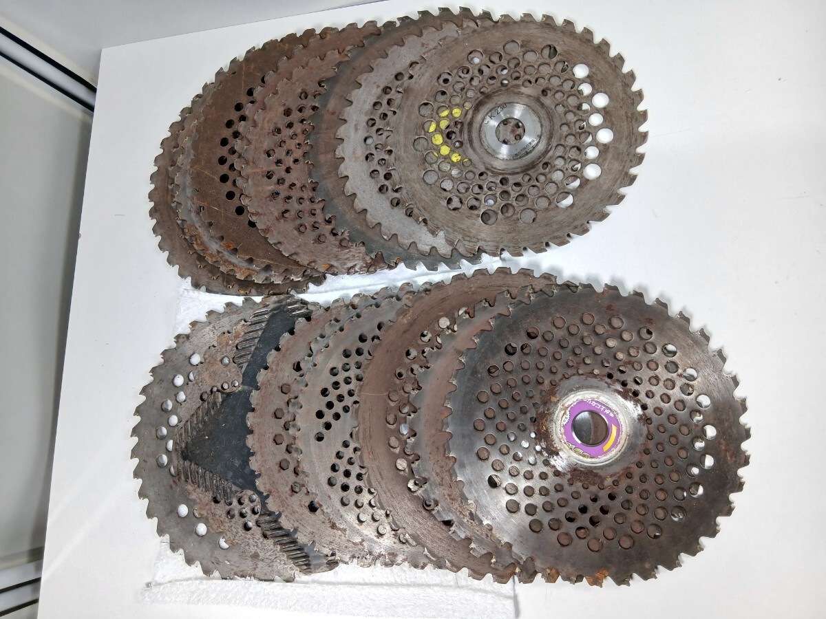 #2090 草刈機 チップソー 替刃 刈払機 サイズ色々 19枚まとめ 錆び有り/和歌山県にて引き取り大歓迎