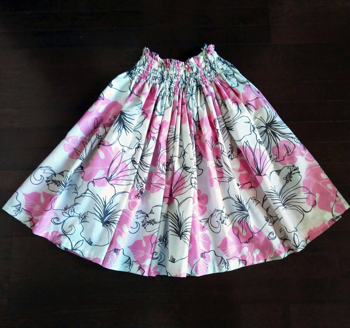 ハワイ パブリックマート生地使用ハンドメイド ♪オフホワイト系 ハイビスカス&ピンクモンステラ柄パウスカート 丈75cm