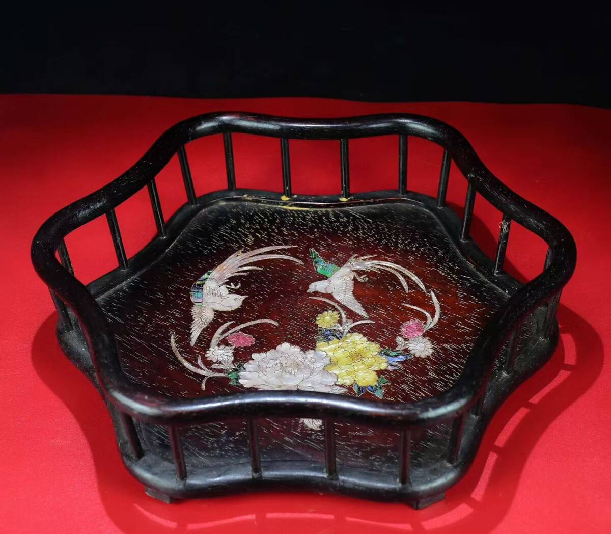 【中古文化*骨董品 紫檀製 螺鈿細工 花鳥図 八角 茶盆 菓子盆 文房盆 中国美術 茶道具 コレクション】