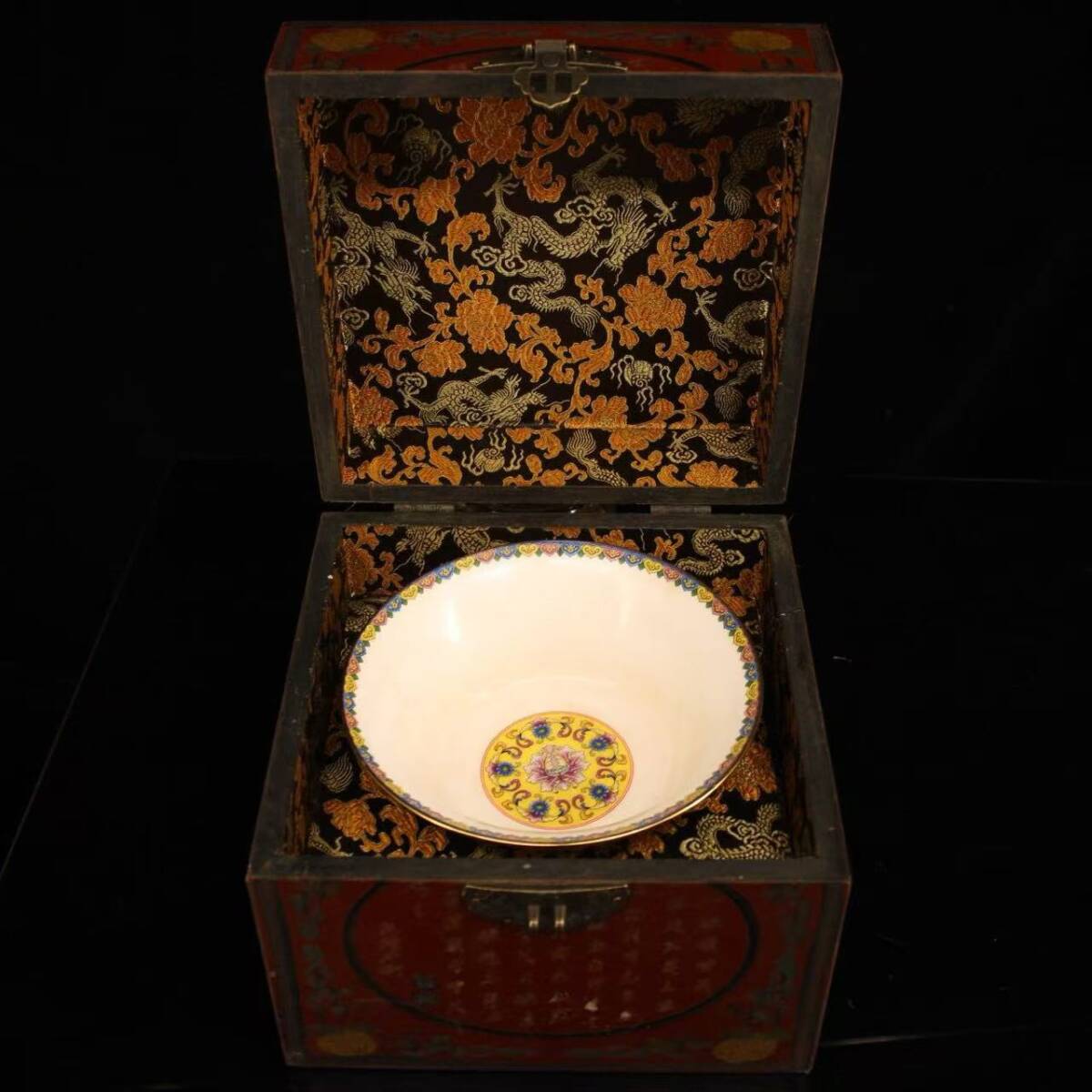 【中古文化*旧蔵 粉彩描金花文碗 中国古美術 景徳鎮窯 細密画 茶碗 インテリア置物】