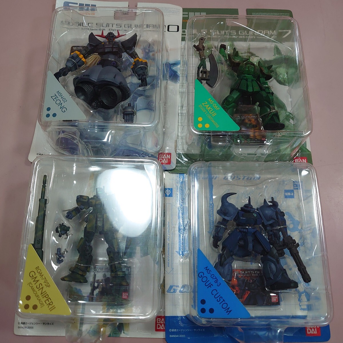 四個セット　グフカスタム 　他　ジオング、ジムスナイパー、ドズルザク　　FW ガンダムアルティメットオペレーション フィギュア バンダイ