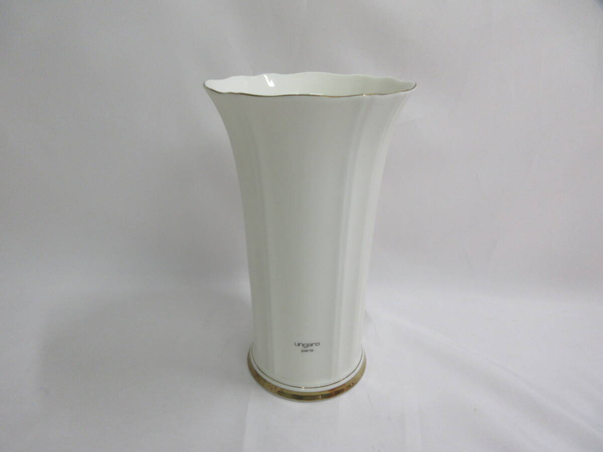 ① ungaro Paris/ウンガロ 花瓶・花器 陶器　ホワイト　金縁