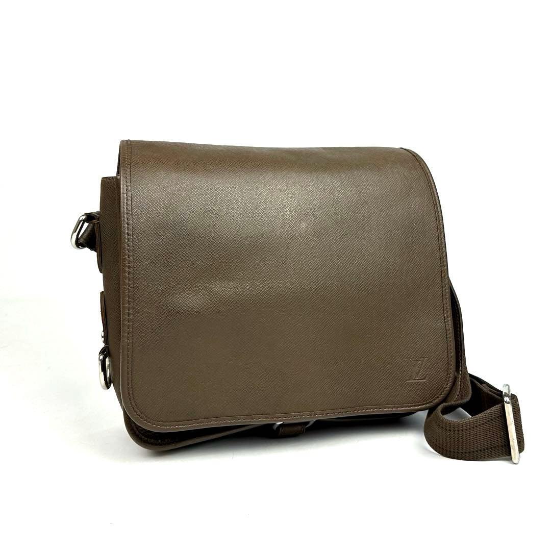【極美品】LOUIS VUITTON ルイヴィトン タイガ アンドレイ グリズリ ショルダーバッグ M32488 メッセンジャー フォーマル 男女兼用 レザー