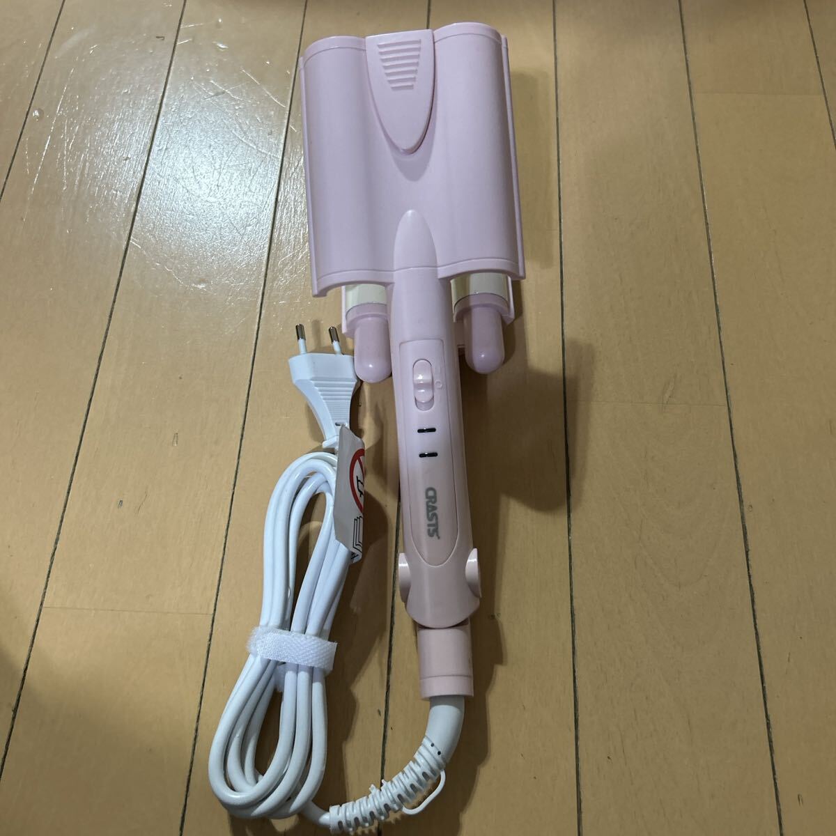 新品未使用シーインSHEIN CRASTS製ウェーブヘアアイロンワッフルカール海外コンセント変換プラグが必要