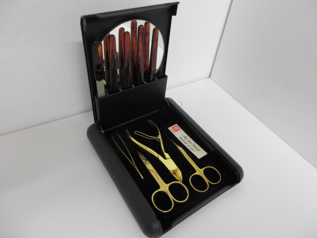 ZWILLING J.A.HENCKELS ツヴィリング ヘンケルス ネイルケアセット 爪切り ヤスリ など ケース付 箱有 ♯3863-9 