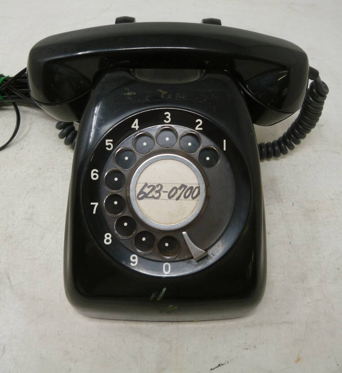 中古ジャンク 黒電話 昭和レトロ アンティーク [Z-301] 送料無料(北海道・沖縄・離島・佐川急便中継料金がかかる地域は除く)