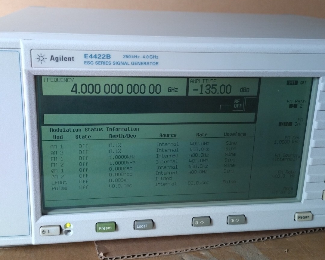 Agilent E4422B ESG SERIES SIGNAL GENERATOR 250 kHz-4.0 GHz シグナルジェネレータ