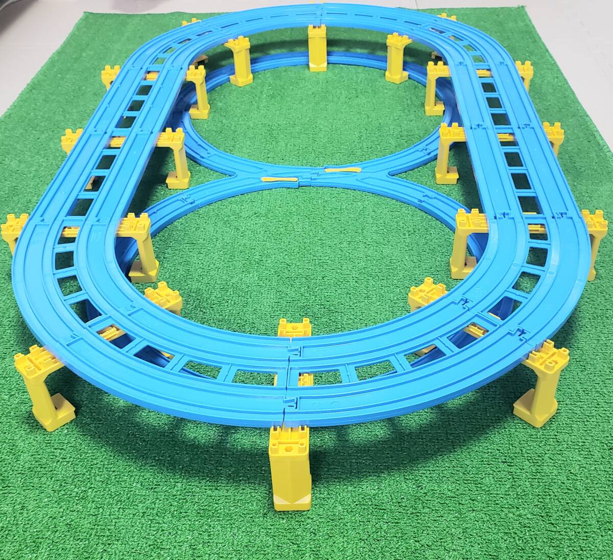 プラレール「8の字複線2段無限ループ」レイアウト お子様・お孫さんへ