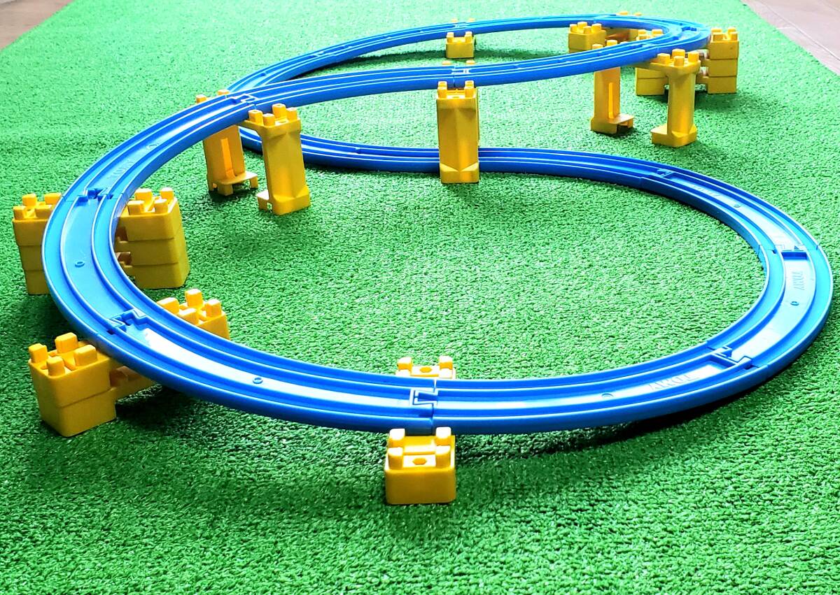 プラレール「8の字ループ」Cタイプ レイアウト 洗浄済み