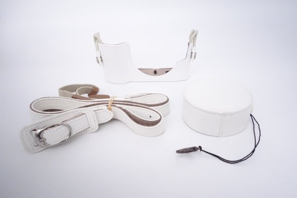 OLYMPUS ミラーレス一眼 PEN E-PL7 E-PL8用 本革ボディージャケット ホワイト CS-45B レンズジャケット ホワイト LC-60.5GL 【W2601050M】