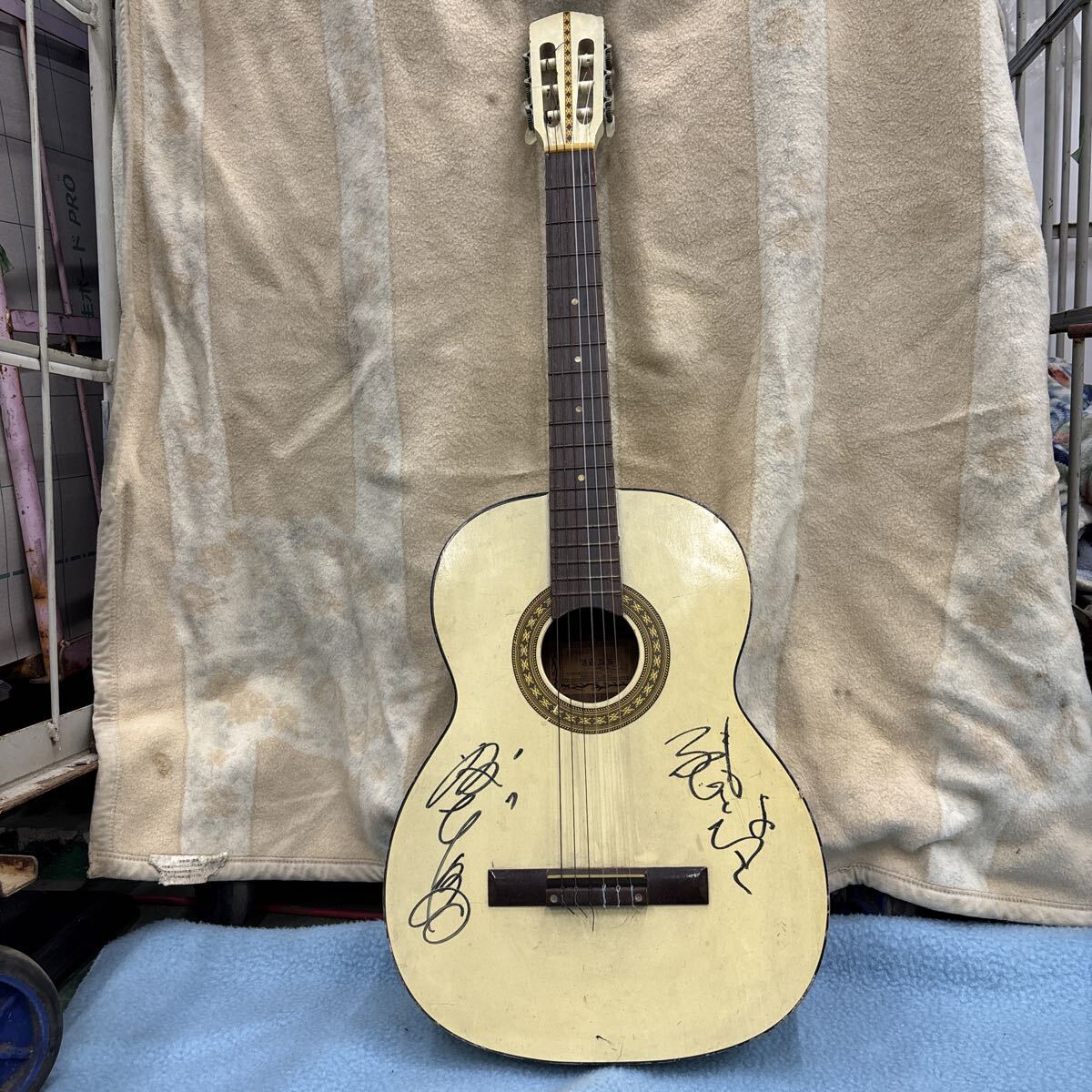 AZUMA アコースティックギター　7.5　サイン入り　現状渡し　未整備未清掃 レトロ 弦楽器 楽器