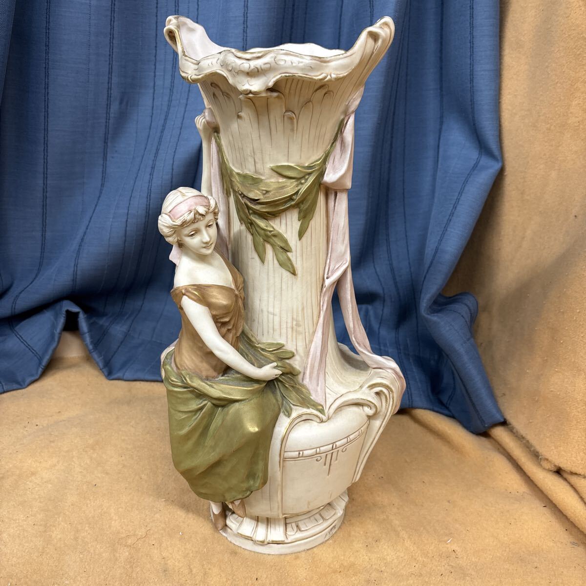 ROYAL DUX BOHEMIA ロイヤルダックス 　置物　壺　花瓶　陶器　ヴィンテージ　コレクション　 陶器　オブジェ 置物　武53