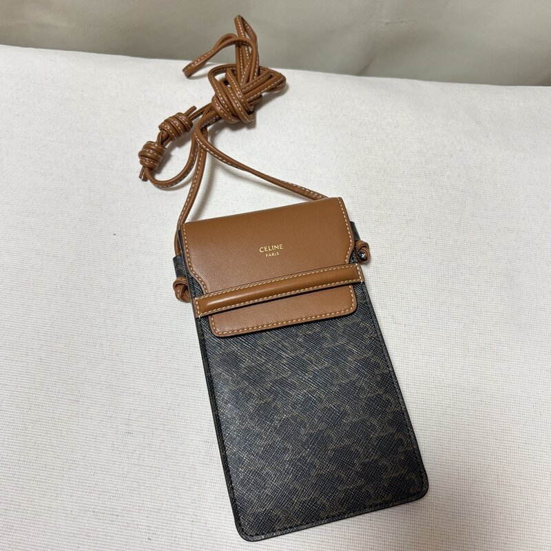 極美品 セリーヌ CELINE 10G332 CQD.04LU モバイルポーチ ショルダーポシェット PVC レザー ブラウン IW603BA08CLN