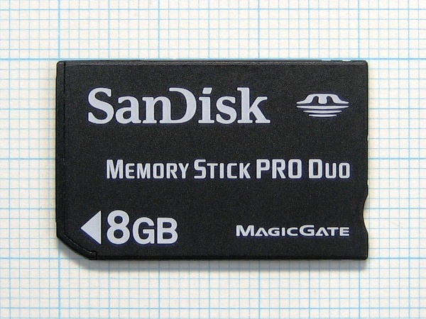 ★SanDisk メモリースティック PRODuo ８ＧＢ 中古★送料８５円・１８５円