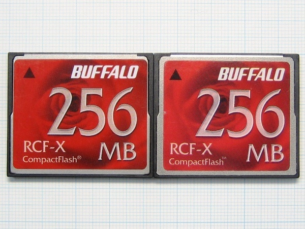 ★BUFFALO コンパクトフラッシュ ２５６ＭＢ ２枚 中古★送料１１０円・１８５円
