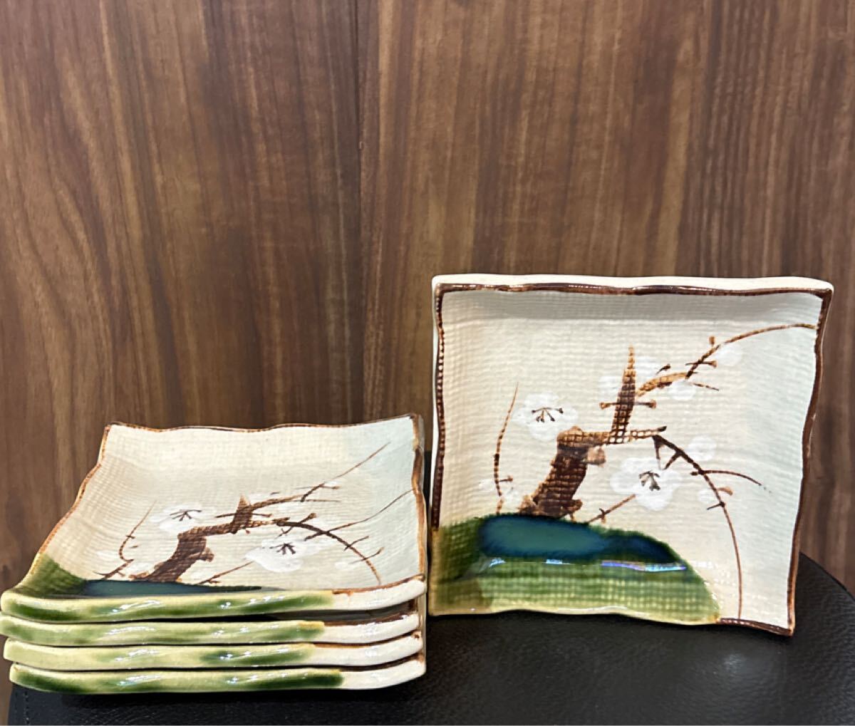 和食器 角皿 【 瀬戸赤津焼 六兵衛 ×五枚セット　縦横役120ミリ 高さ20ミリ 】銘々皿 在銘 小皿 梅 梅柄 陶器 茶道具 赤津焼 和風 絵皿 