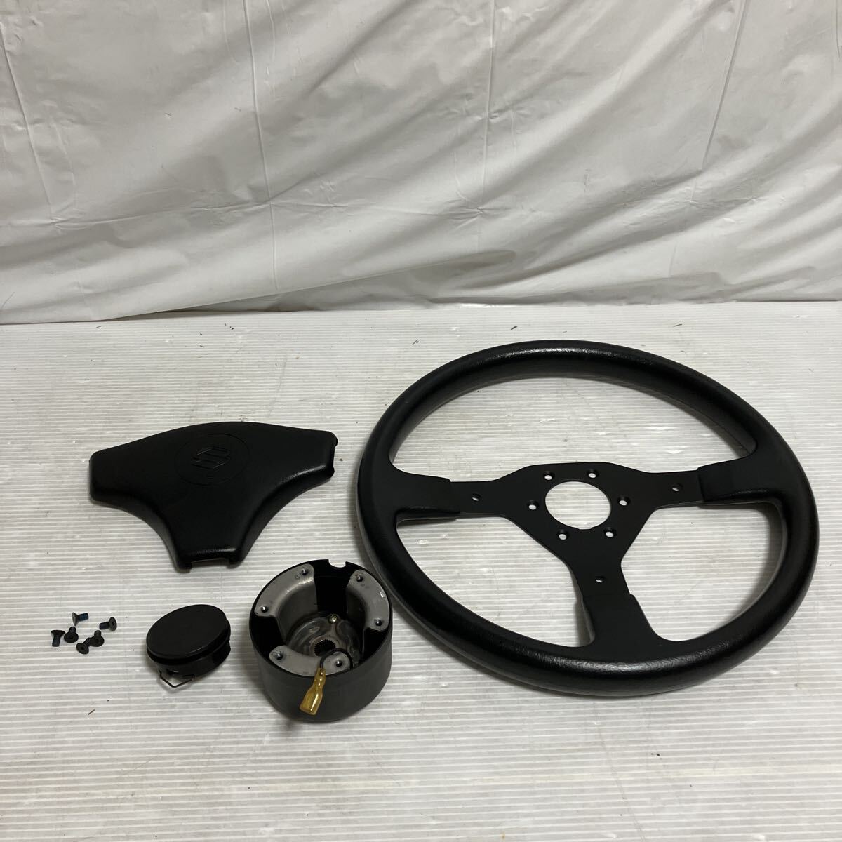 W405 SUZUKI　スズキ　Cappuccino　カプチーノ　E-EA11R/E-EA21R 純正ステアリング　パッド・ホーンボタン・ボス付属　当時もの　その２