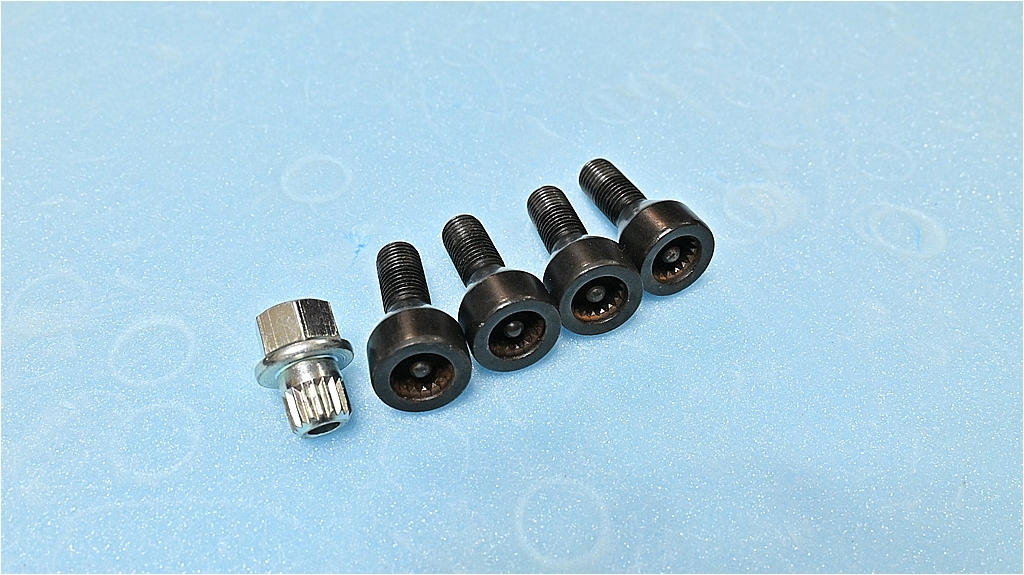 ★BMW 純正ホイールロックボルトセット M12X1.5　純正品番：36 13 6 792 849　美品