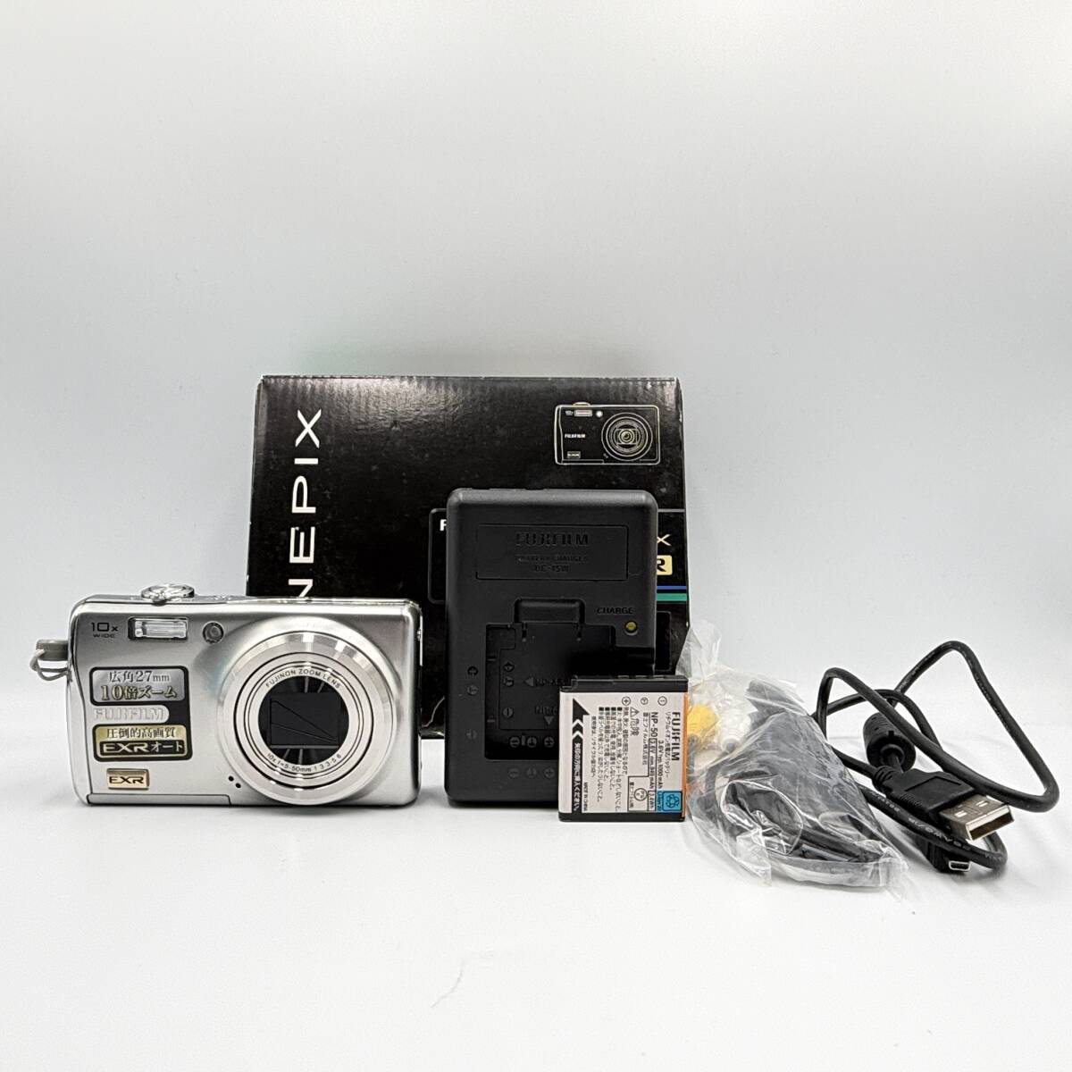 【ほぼ未使用品・動作品・備品元箱付き】FUJIFILM FinePix F70EXR 　コンデジ　デジカメ　デジタルカメラ　撮影&フラッシュ動作OK