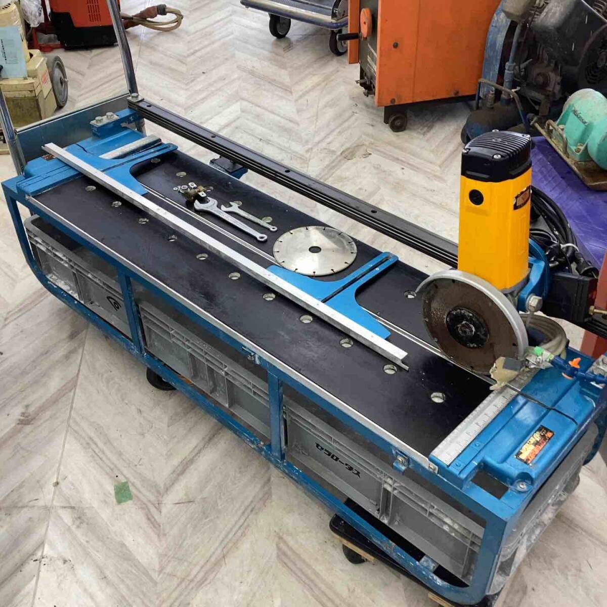 越谷店【中古品 / 店頭受取り限定】石井超硬工具 電動タイルカッターBigセラロータスⅠ型【越谷店】