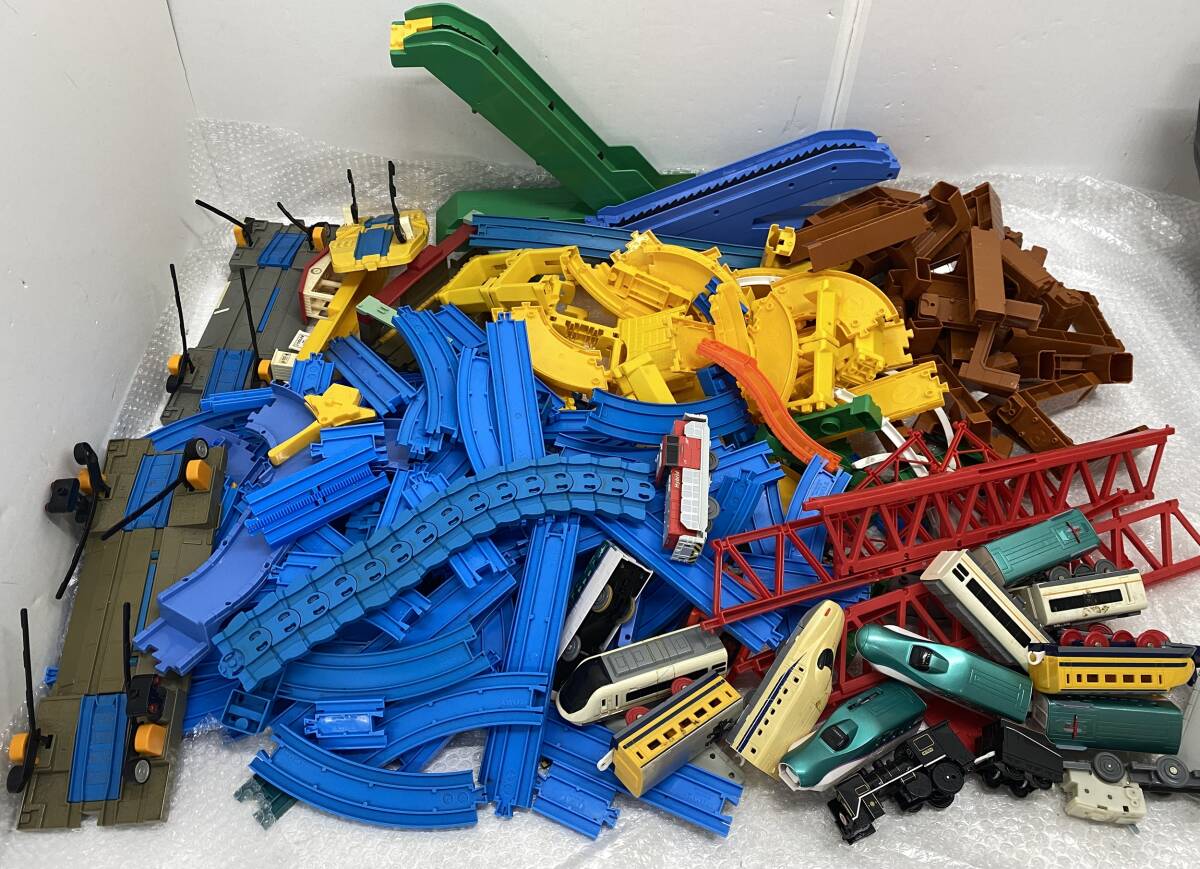 0712006G★ 【ジャンク】プラレール トミカ レール 電車 橋脚 パーツ 部品 大量 セット　140サイズ