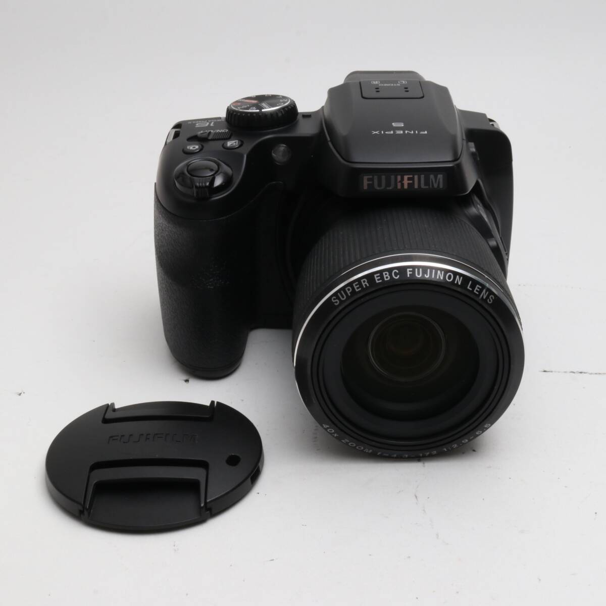 FUJIFILM デジタルカメラ FinePix S8200B 光学40倍 ブラック F FX-S8200B