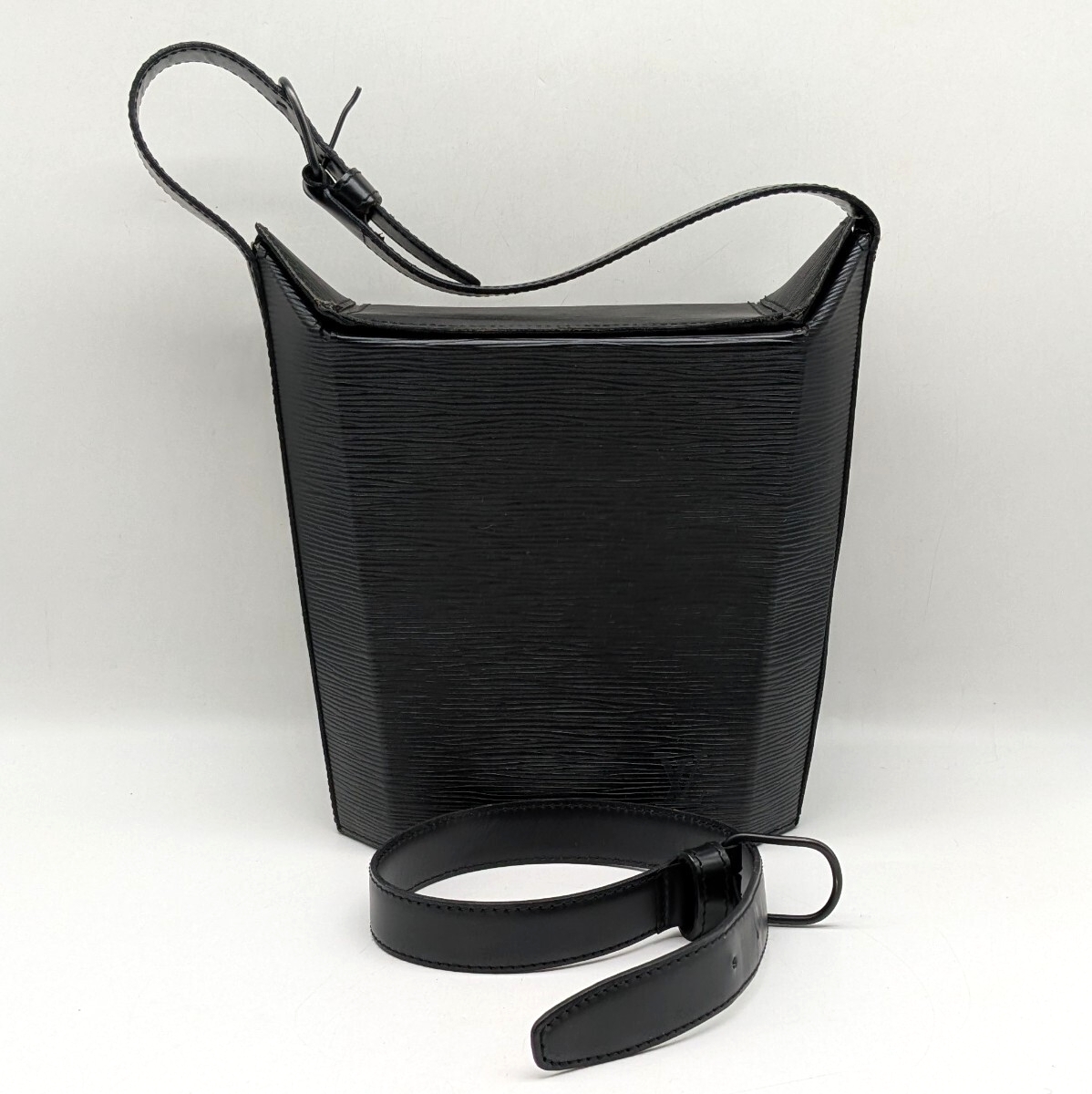 【3G18】1円スタート LOUIS VUITTON / VI0967 ルイヴィトン エピ サック ソウ ハンドバッグ バッグ 鞄 ブラック系