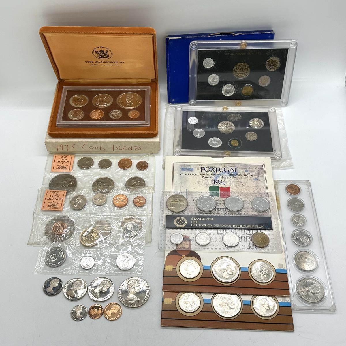 【2K46】1円スタート 海外 コイン 硬貨 プルーフ セット まとめ 1975年 クック諸島 東ドイツ ネパール カナダ デンマーク 他 ミントセット 