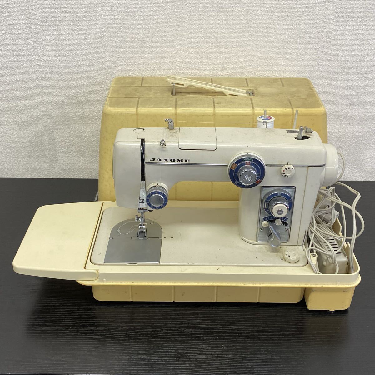 【3山8】1円スタート JANOME 801 ジャノメ ミシン 手芸 裁縫 ハンドクラフト 通電確認済み 昭和 レトロ 