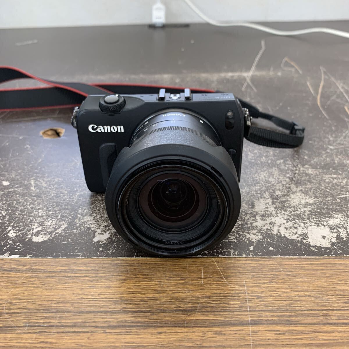 中古品 Canon EOS M レンズキット EF-M 18-55mm ミラーレス一眼レフ キャノン デジタルカメラ