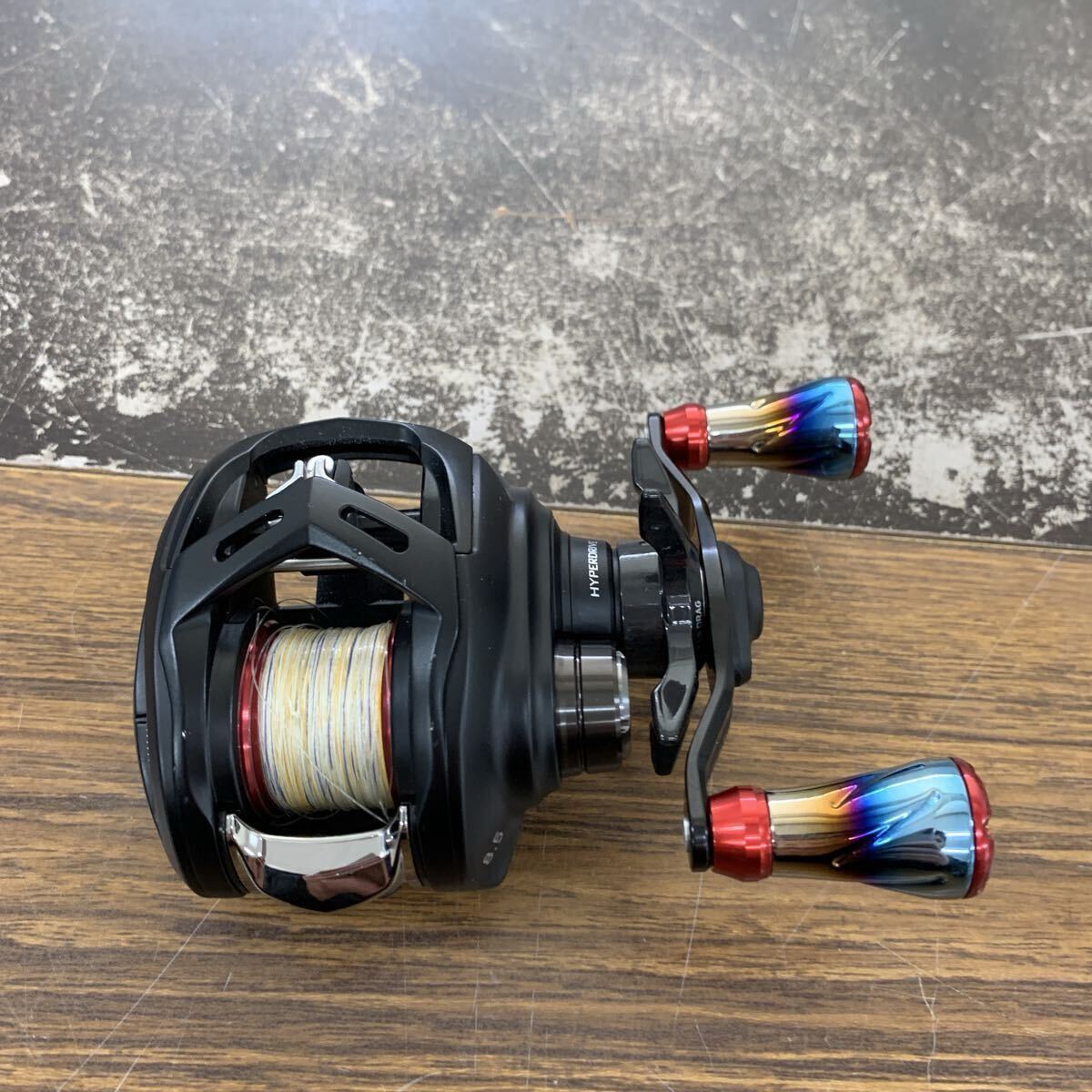 中古品 DAIWA ALPHAS BF TW 8.5 ベイトリール ダイワ 8.5 LIVRE ハンドル