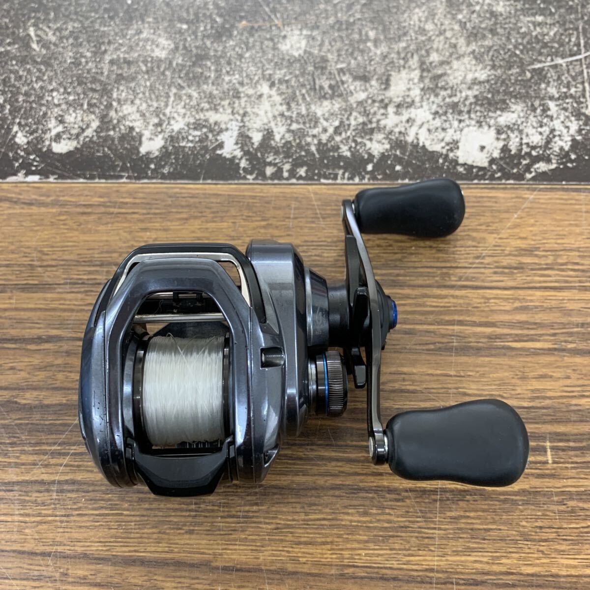 中古品 SHIMANO SLX 70HG ベイトリール シマノ 7.2