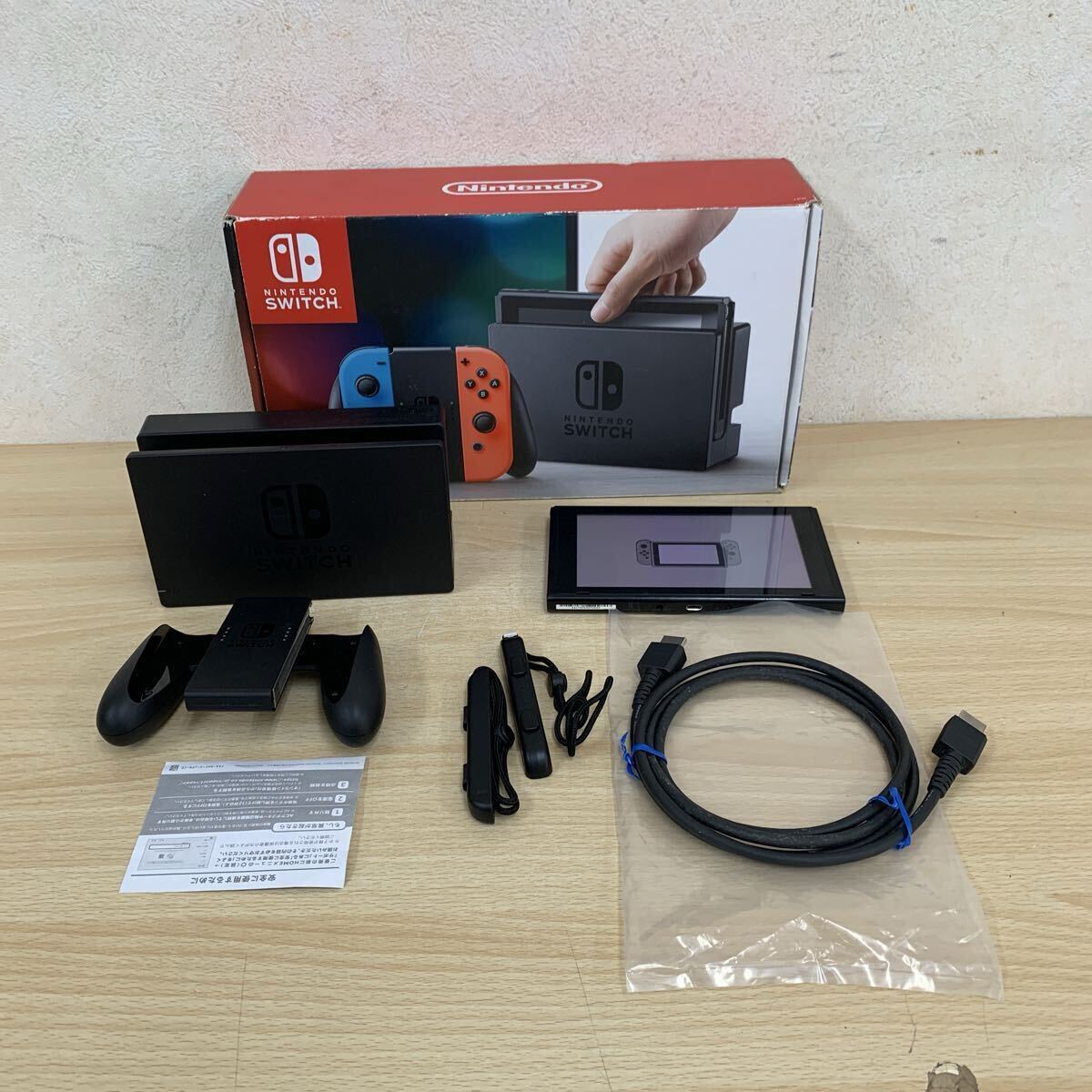中古品 任天堂 Nintendo Switch HAC-001 2018年製 ニンテンドースイッチ本体 ゲーム機