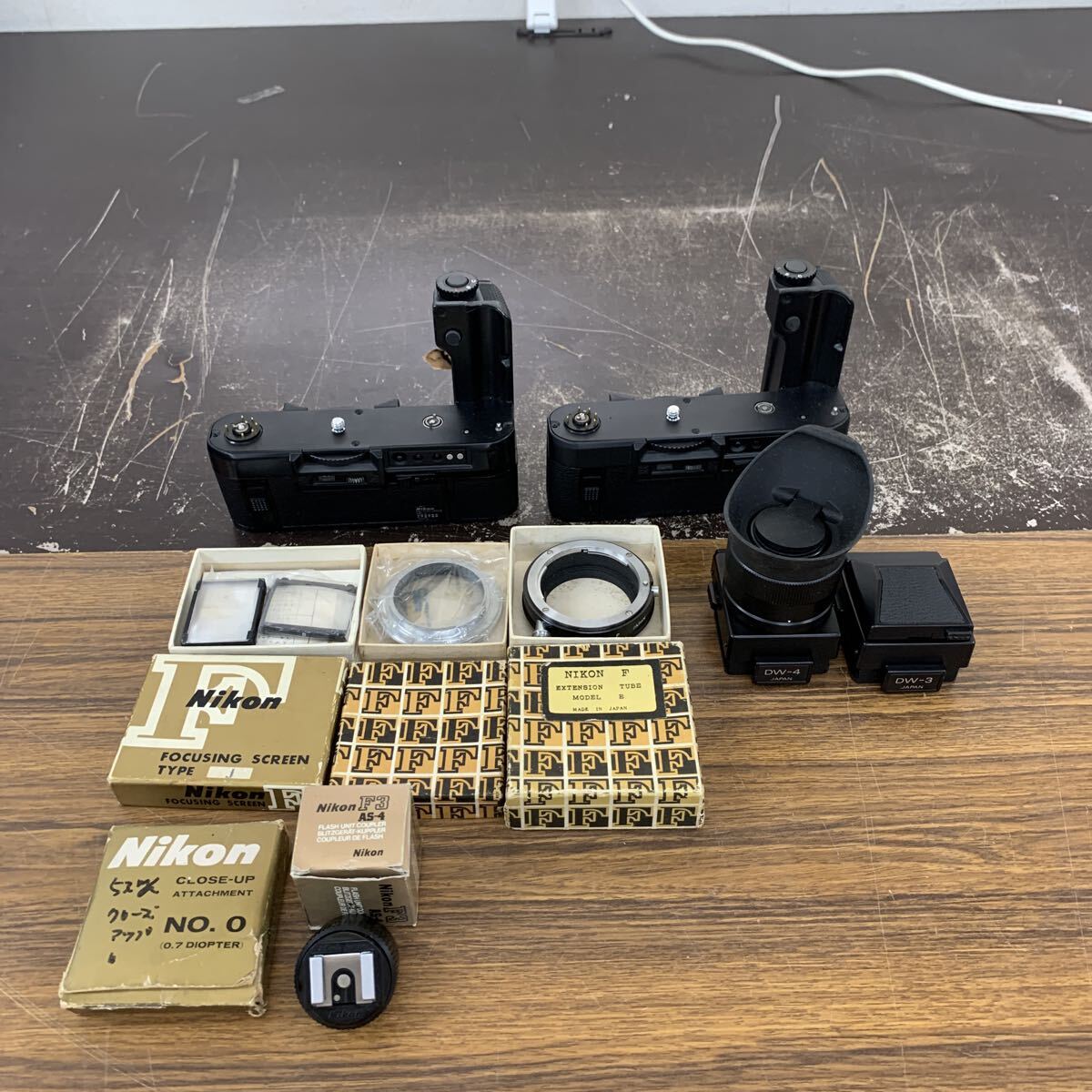 現状品 Nikon フォーカススクリーン モータードライブ MD-4 DW-3 DW-4 ワイドコンバージョンレンズ 他 まとめて