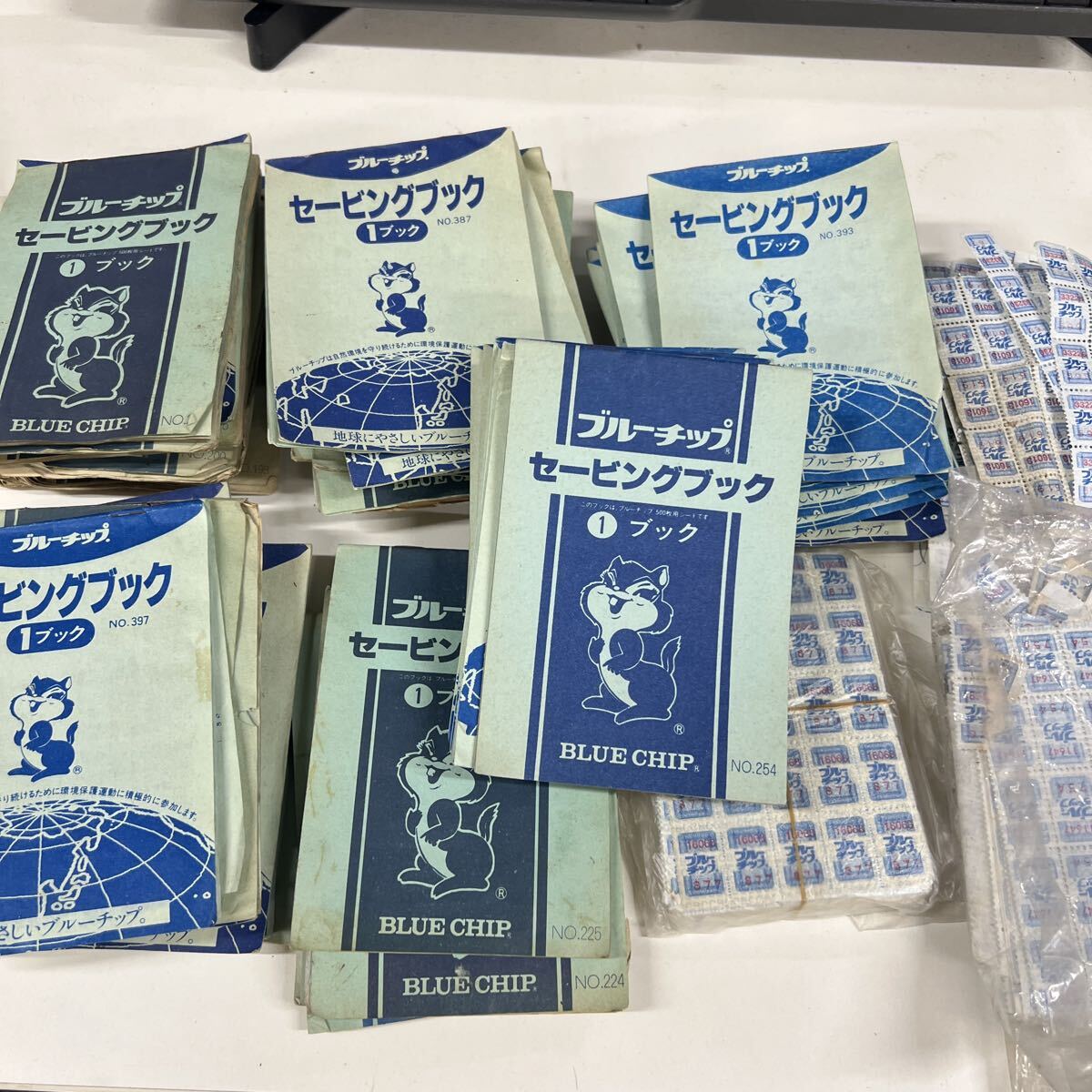 ●新1-3●45冊貼り付け済み ブルーチップ セービングブック 昭和レトロ　空ブック　シール大量　約30,000枚？