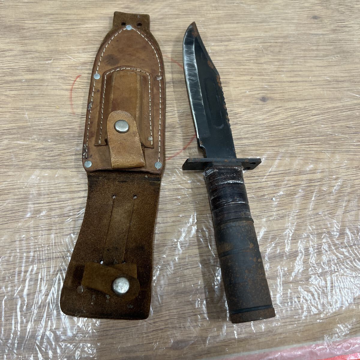 △HU△コンバットナイフ？　レプリカ？　当時物？　ミリタリー　サバイバル　レトロ　コレクション　ビンテージ アウトドア　ケース付