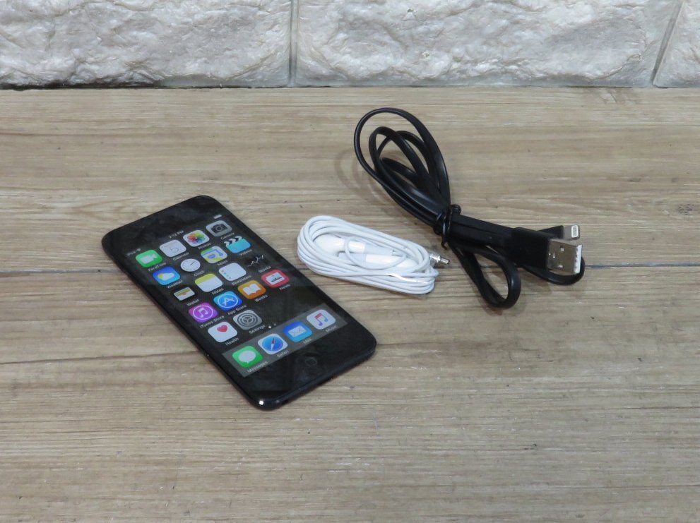 ★≪中古品≫iPod Touch 32G MD723 付属有[t26031618]