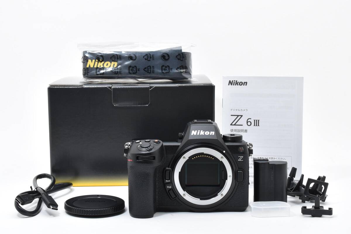 ★極上美品★《ショット数7,956回 》ニコン Nikon Z6III ボディ★　YMA9720＃25