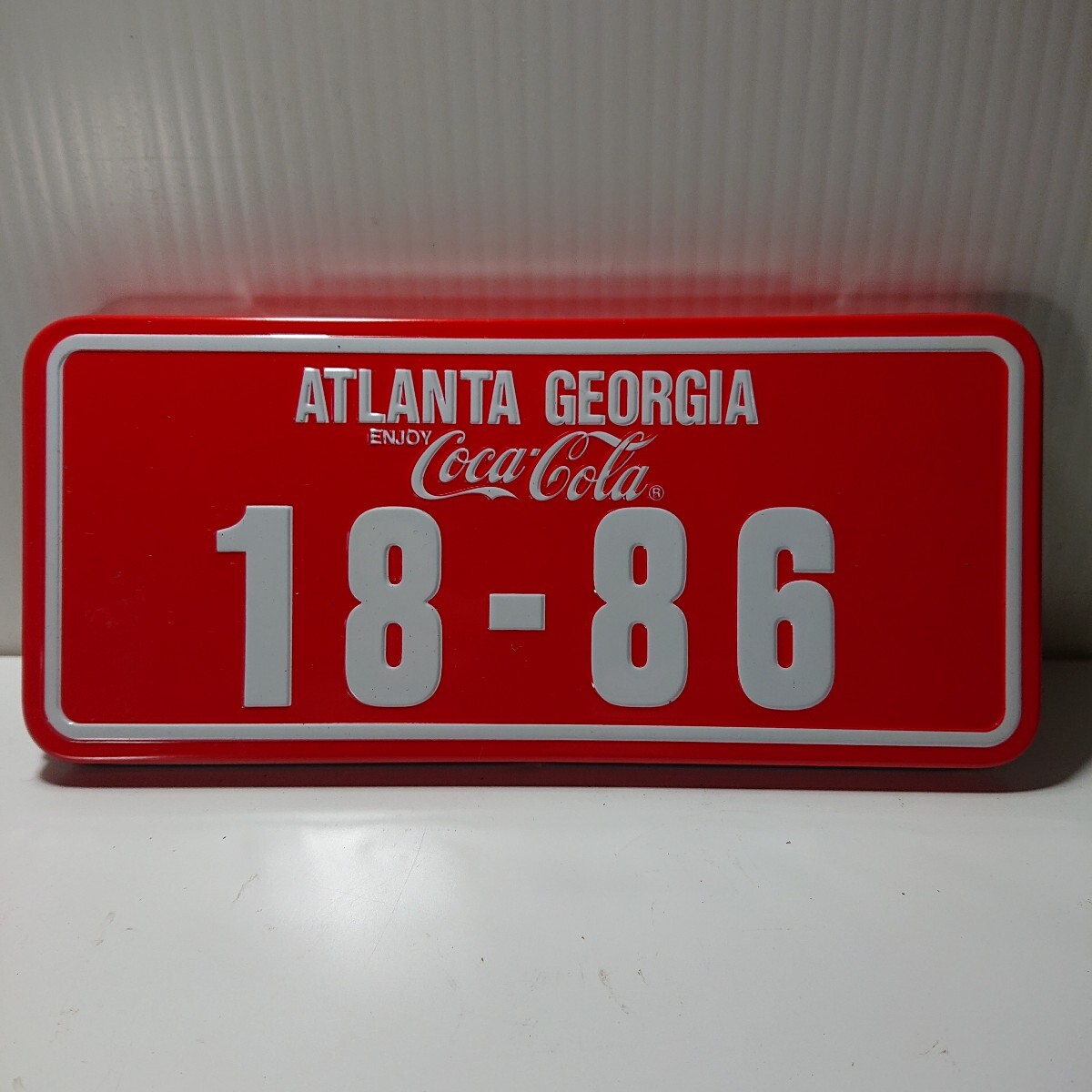 コカコーラ Coca コーラ ナンバープレート 昭和レトロ 缶ケース ペンケース 筆箱 小物入れ 【◇1DV3201】