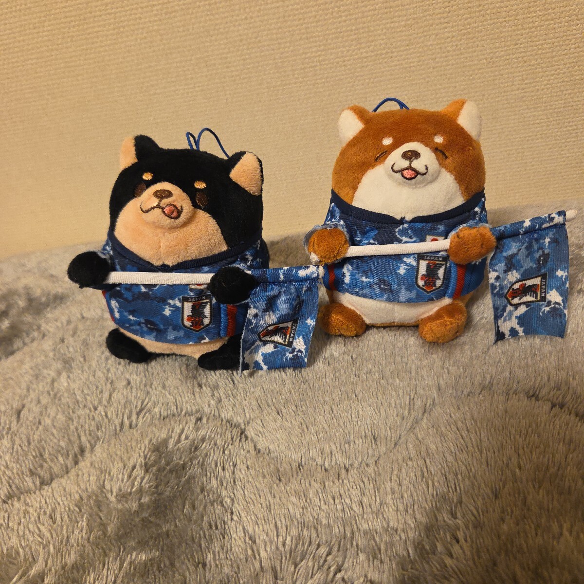 即決あり！忠犬もちしばぬいぐるみ　サッカー日本代表バージョン　2個セット　おかか　ごま