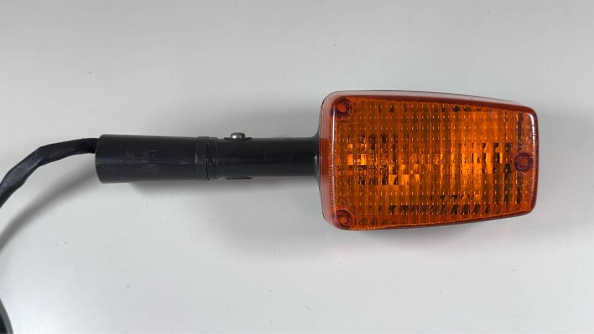 CB750F 純正ウインカー 右後ろ 点灯します ステー細目 部品追加出品中 旧車 レア 希少 検索：RC04,CB750FB,CB750FA,CB750FZ CB900F CB1100F