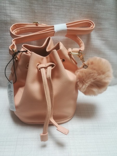 ☆非売品☆アナスイ/ノベルティ可愛いポシェットバッグ・斜め掛けバッグ・巾着バッグ/ファー付きピンク