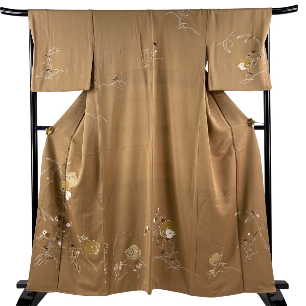 付下げ 身丈162cm 裄丈67.5cm L 袷 ますいわ屋 草花 鶴 金糸 金彩 薄茶色 正絹 秀品 【中古】