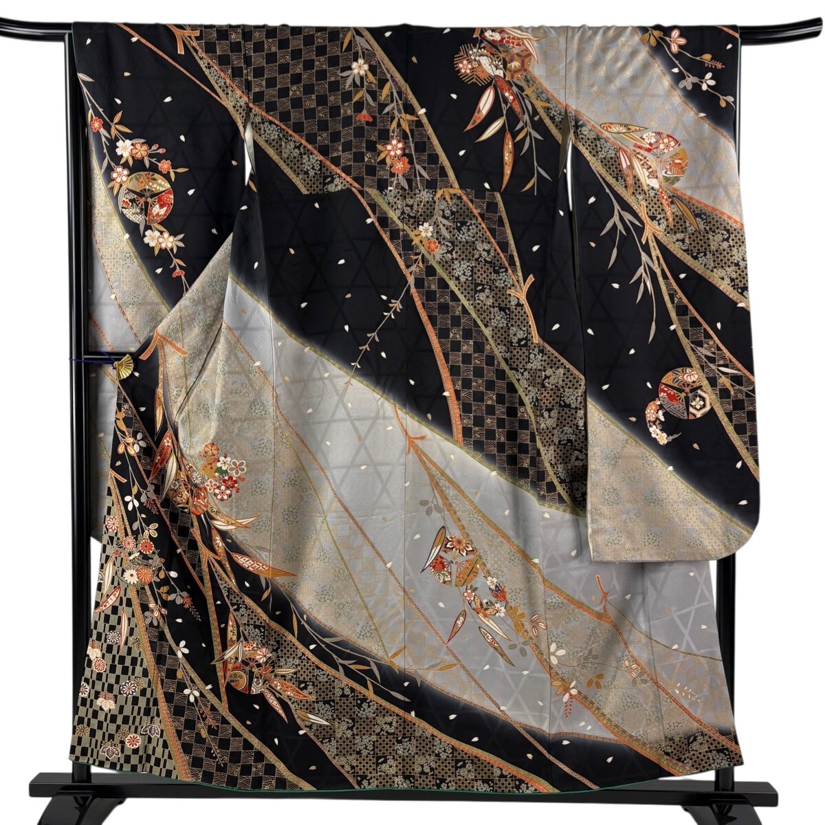 振袖 身丈155cm 裄丈65.5cm M 袷 扇 花丸文 金糸 金彩 黒 正絹 秀品 【中古】