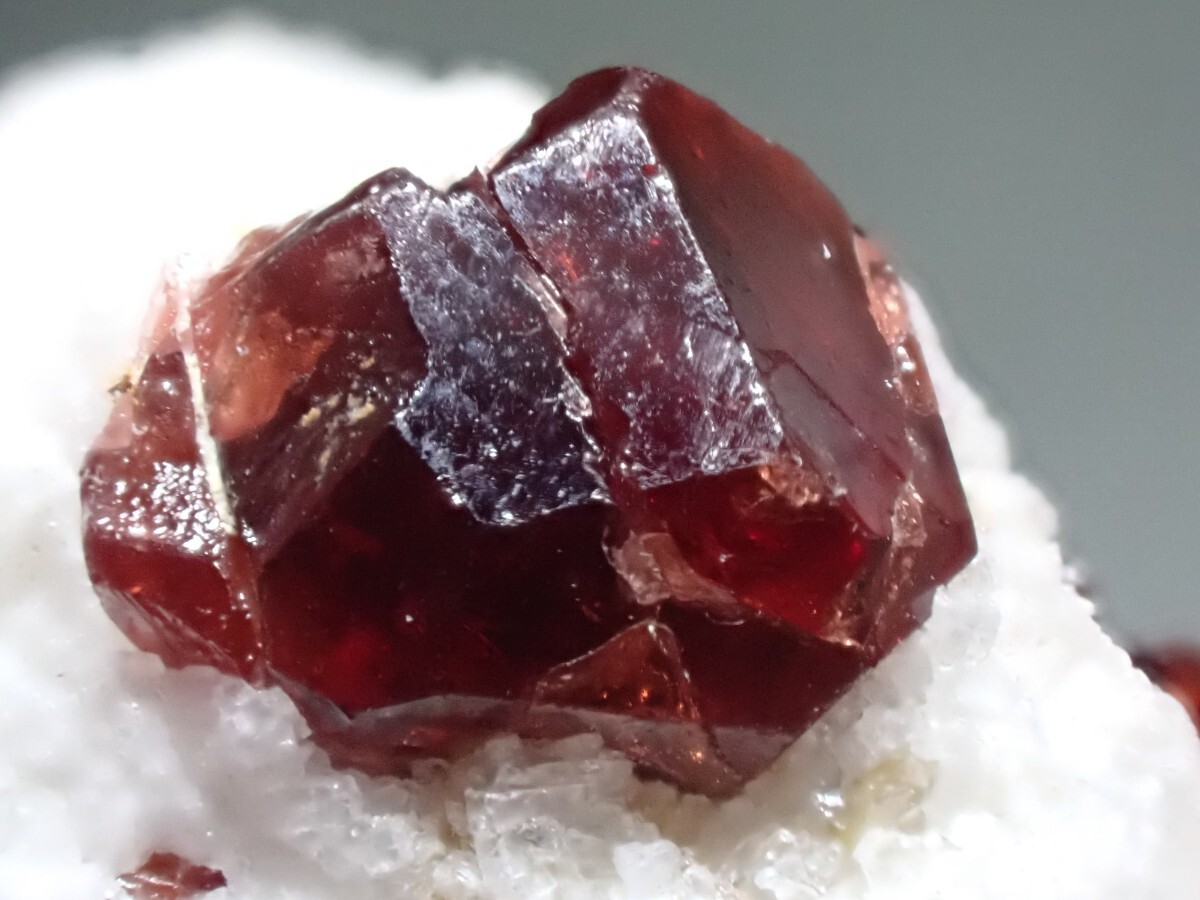 パキスタン産　 スペサルティンガーネット 満礬柘榴石 原石 標本 鉱物