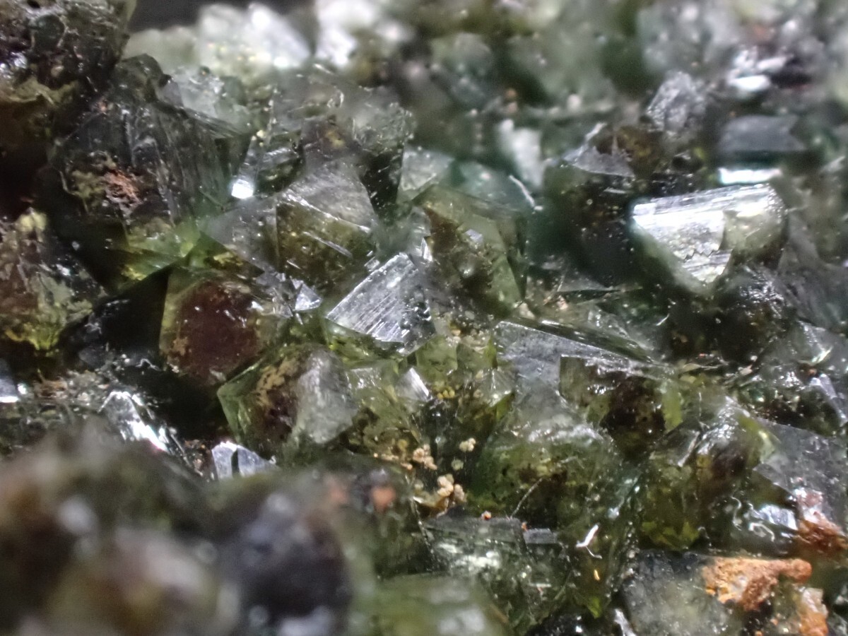 コンゴ産　リベテナイト　燐銅鉱　リベセナイト　 原石 標本　鉱物