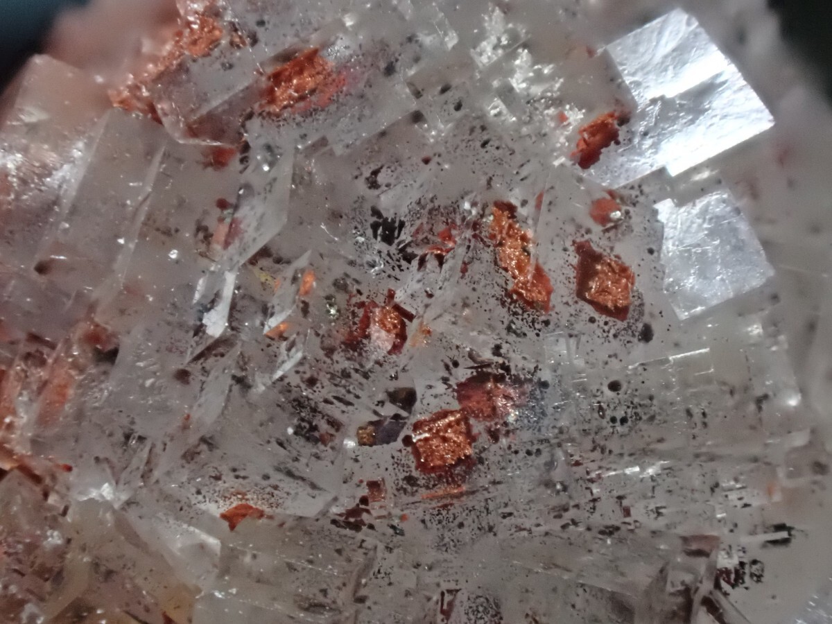 フランス産　ヘマタイトインフローライト　赤鉄鉱入り蛍石　原石　標本　鉱物